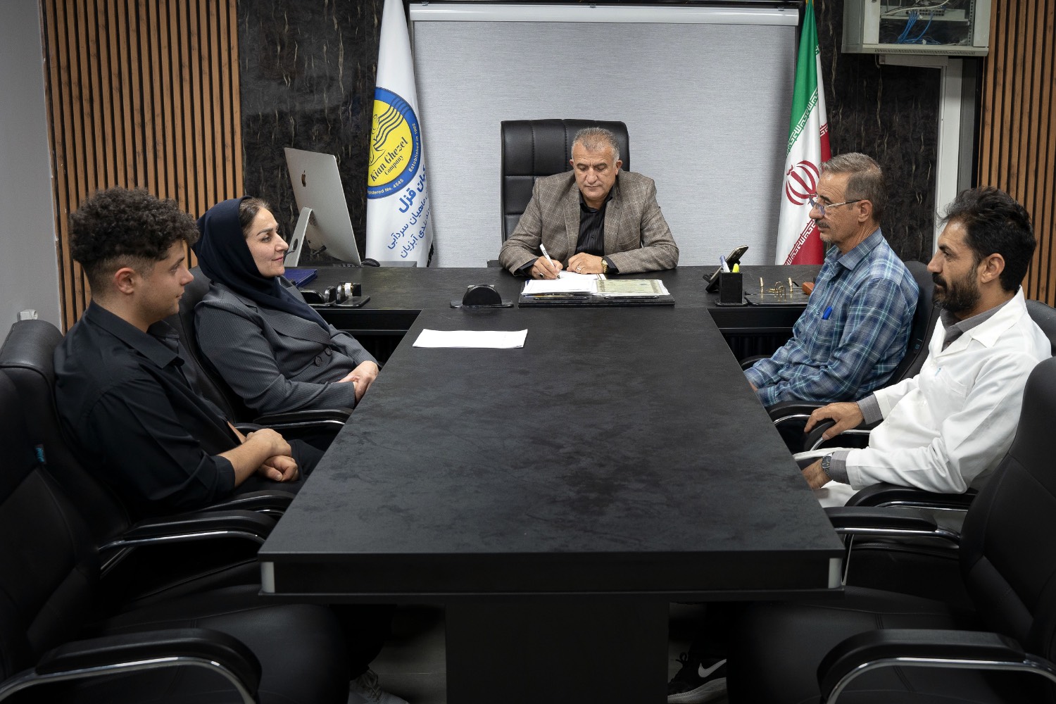 گالری کیان قزل ۸